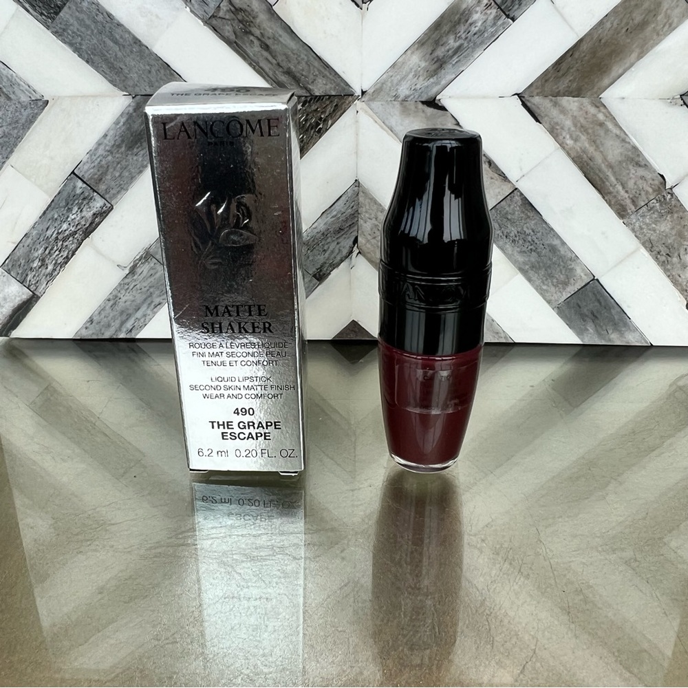 Lancôme matte shaker lipstick 490 THE GRAPE ESCAPE